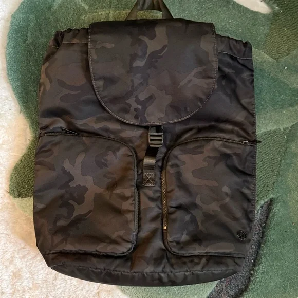 Lululemon Carry Onward Rucksack (12L) Black Camo - Picture 1 of 5